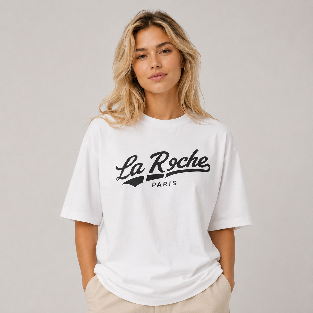 LA ROCHE PARIS BLACK COLLEGE TEE